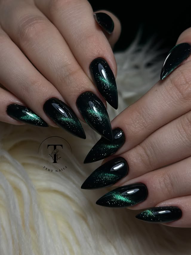 Nail art by Teodora